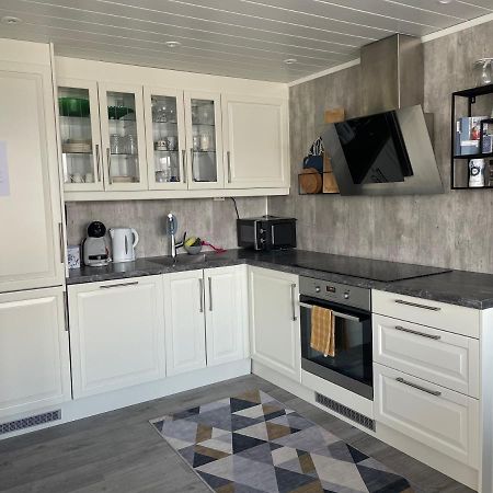 Luxurious Cabin By The Waterfront Лекнес Екстер'єр фото