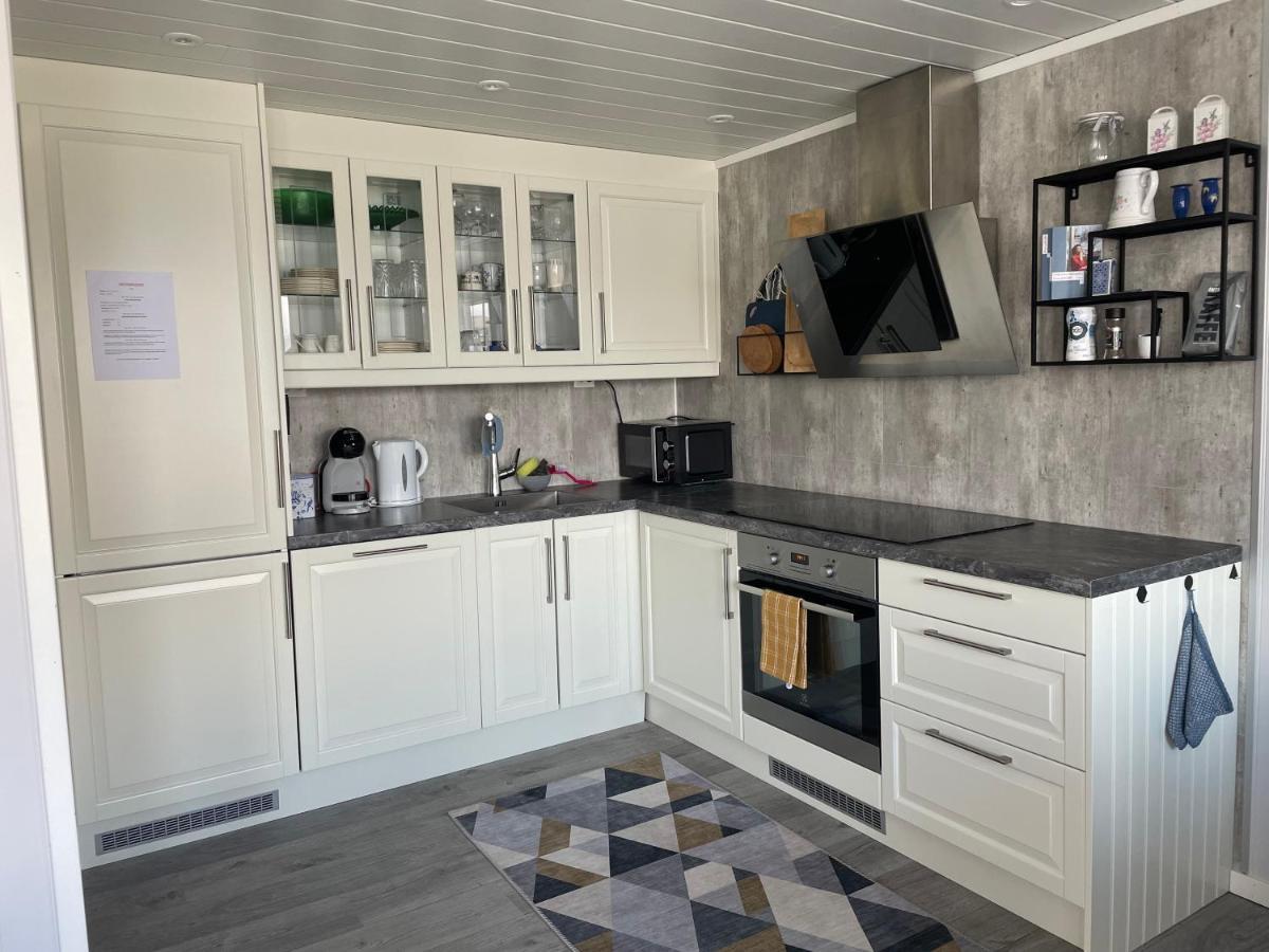 Luxurious Cabin By The Waterfront Лекнес Екстер'єр фото